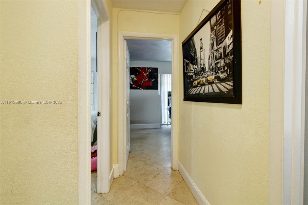 На продажу: $299,900 (3 спален, 2 ванн, 1700 Квадратных фут)