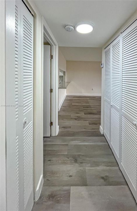 For Sale: $349,000 (2 beds, 2 baths, 958 Square Feet)