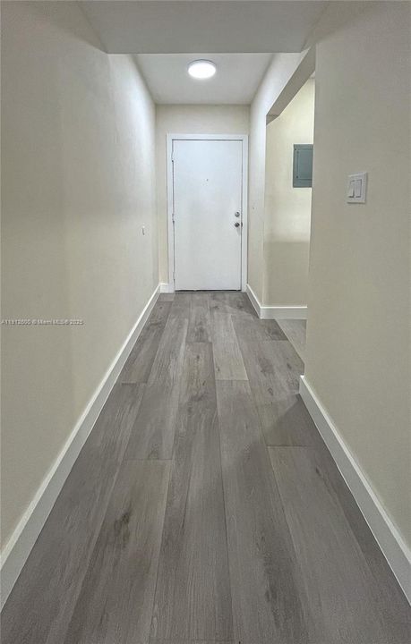 For Sale: $349,000 (2 beds, 2 baths, 958 Square Feet)