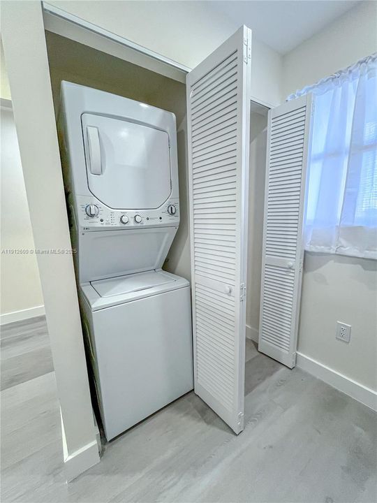 Stackable Washer & Dryer