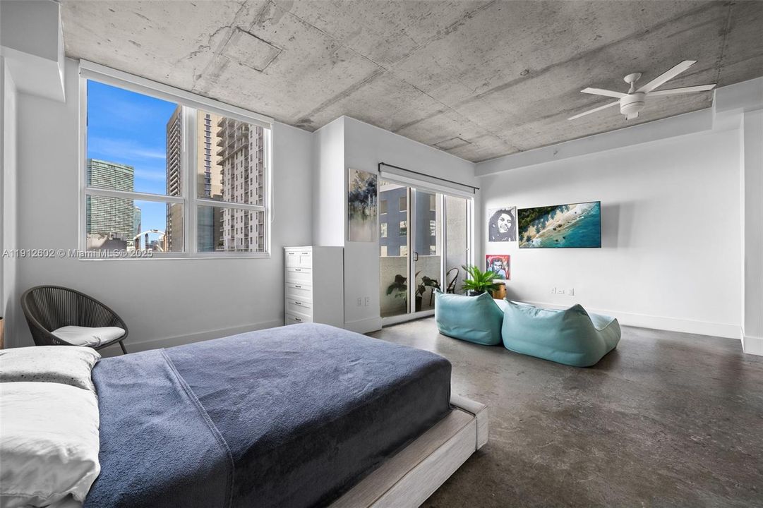 待售: $285,000 (1 贝兹, 1 浴室, 662 平方英尺)