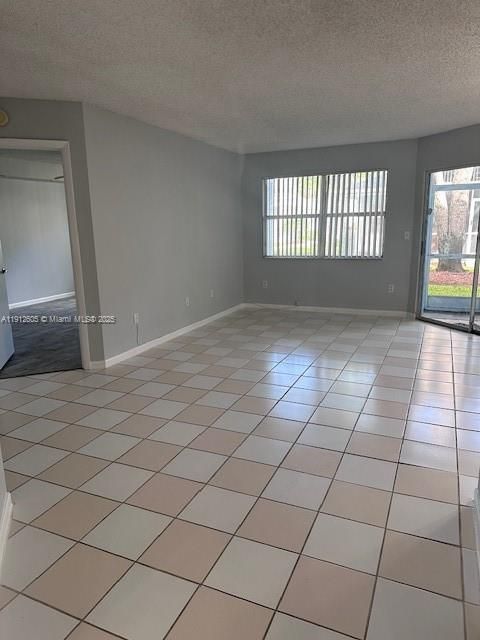 Activo con contrato: $1,750 (2 camas, 2 baños, 1070 Pies cuadrados)