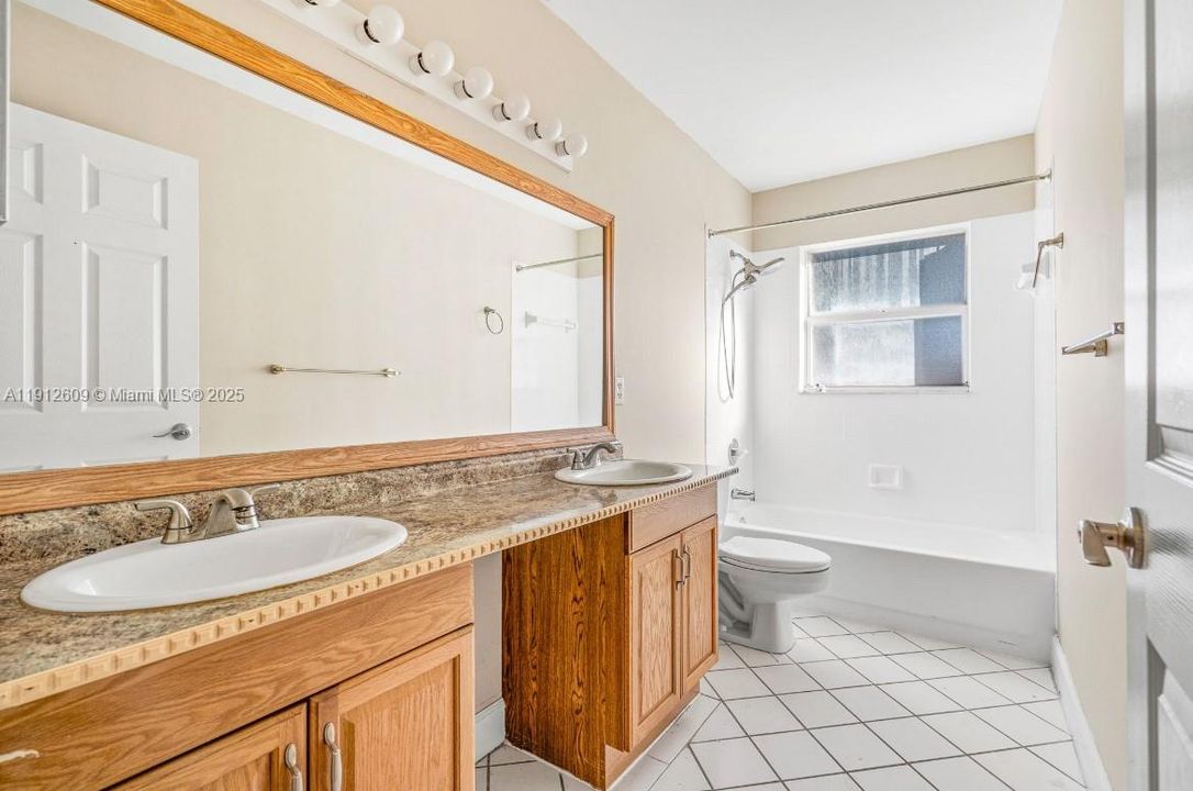 For Sale: $850,000 (4 beds, 2 baths, 2839 Square Feet)