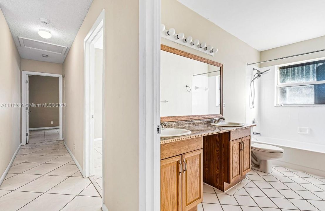 For Sale: $850,000 (4 beds, 2 baths, 2839 Square Feet)