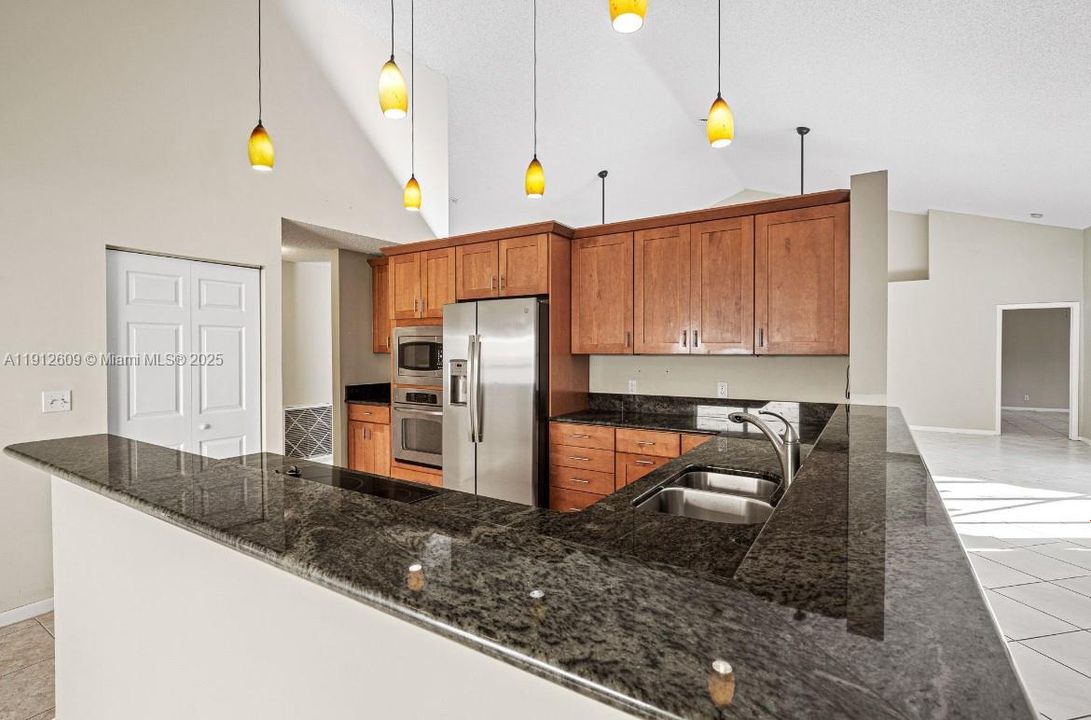 For Sale: $850,000 (4 beds, 2 baths, 2839 Square Feet)