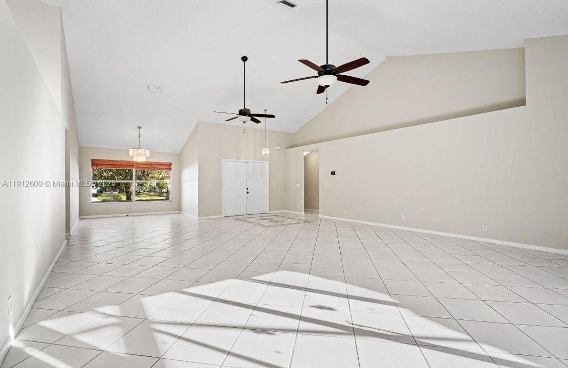 For Sale: $850,000 (4 beds, 2 baths, 2839 Square Feet)