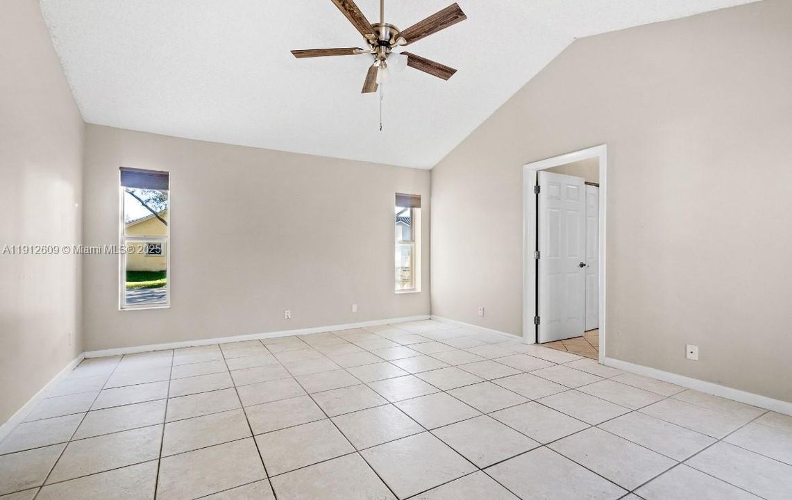 For Sale: $850,000 (4 beds, 2 baths, 2839 Square Feet)