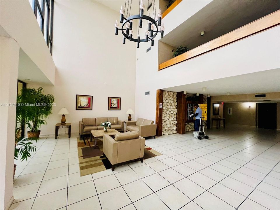 For Sale: $270,000 (2 beds, 2 baths, 1260 Square Feet)