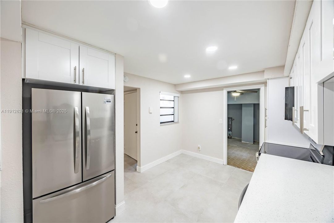 На продажу: $350,000 (3 спален, 2 ванн, 1740 Квадратных фут)