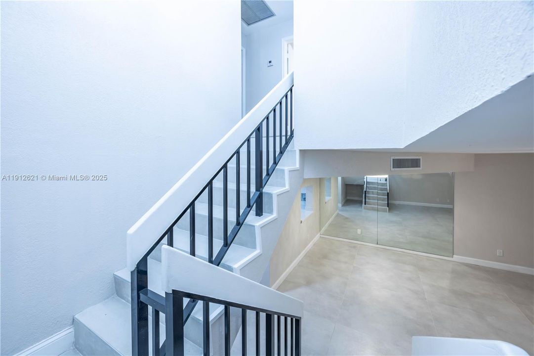 На продажу: $350,000 (3 спален, 2 ванн, 1740 Квадратных фут)