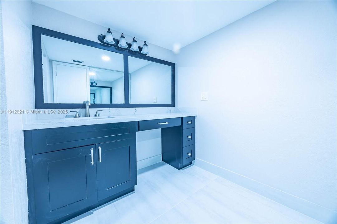 На продажу: $350,000 (3 спален, 2 ванн, 1740 Квадратных фут)