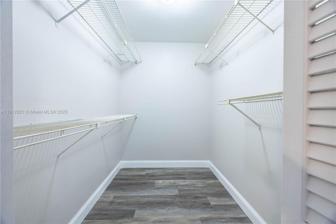 На продажу: $350,000 (3 спален, 2 ванн, 1740 Квадратных фут)