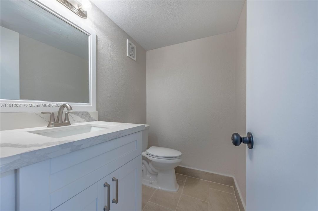 На продажу: $350,000 (3 спален, 2 ванн, 1740 Квадратных фут)