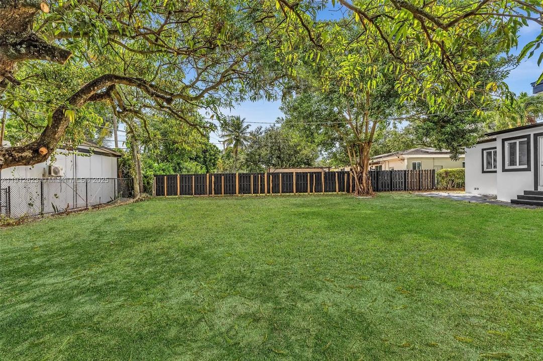 待售: $998,000 (4 贝兹, 2 浴室, 1596 平方英尺)