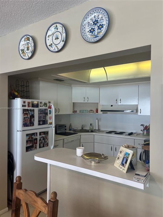 For Rent: $4,000 (1 beds, 1 baths, 802 Square Feet)