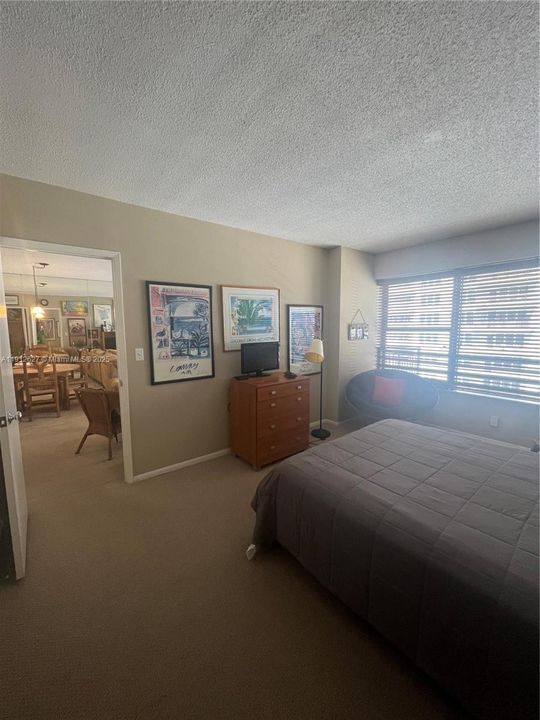 For Rent: $4,000 (1 beds, 1 baths, 802 Square Feet)