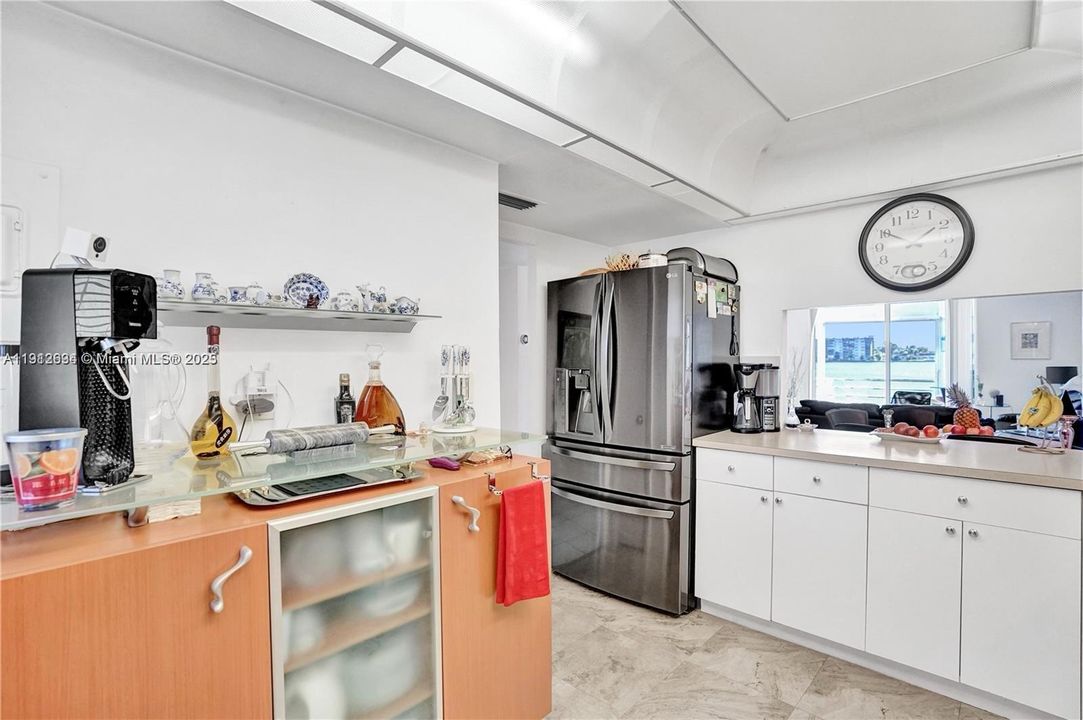 For Sale: $210,000 (2 beds, 2 baths, 1350 Square Feet)