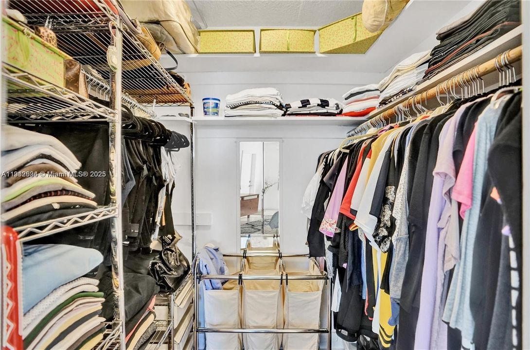 For Sale: $210,000 (2 beds, 2 baths, 1350 Square Feet)