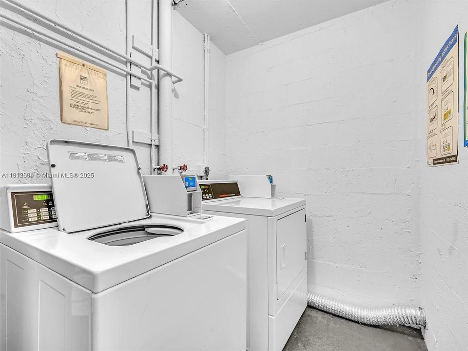 For Sale: $210,000 (2 beds, 2 baths, 1350 Square Feet)