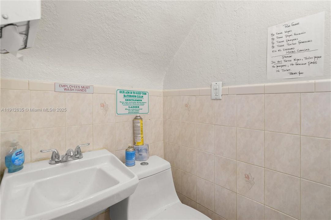 出租: $16,800 (0 贝兹, 0 浴室, 0 平方英尺)