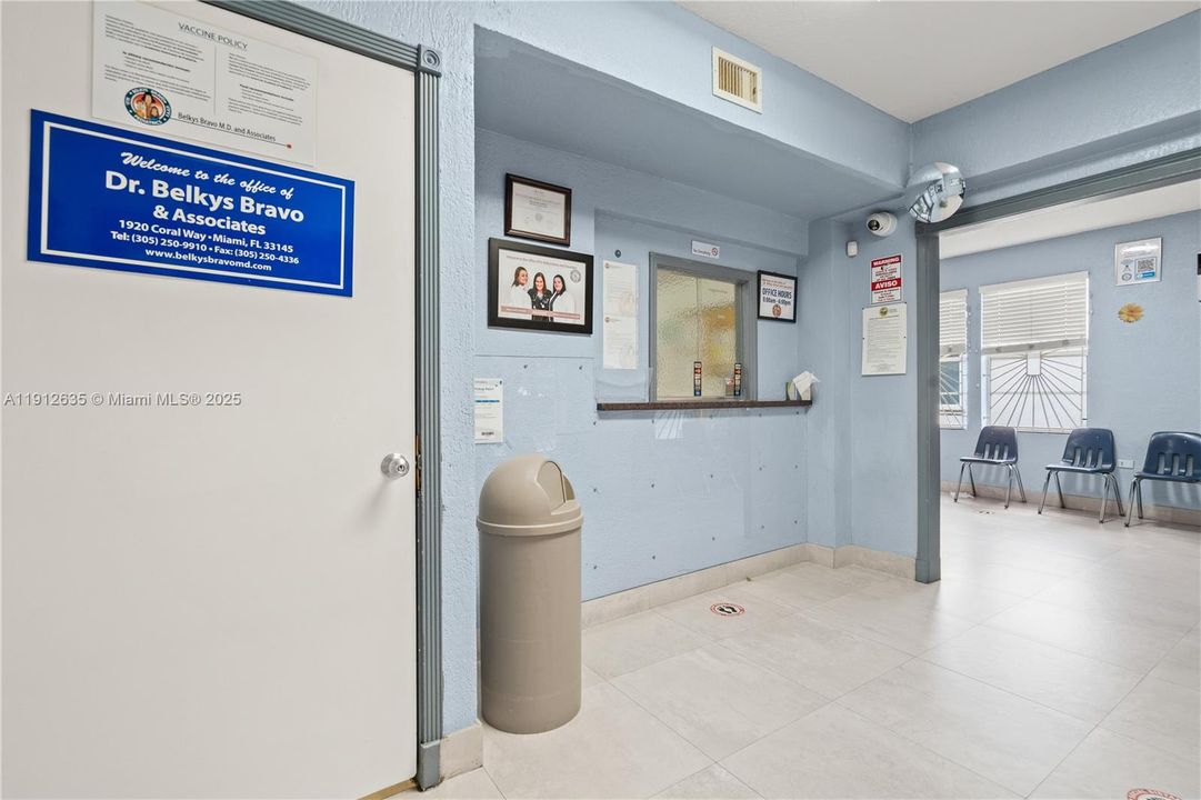 出租: $16,800 (0 贝兹, 0 浴室, 0 平方英尺)