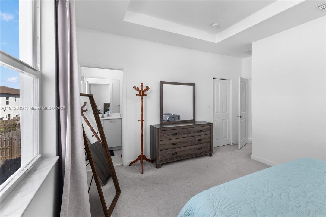 For Rent: $3,250 (3 beds, 2 baths, 1483 Square Feet)