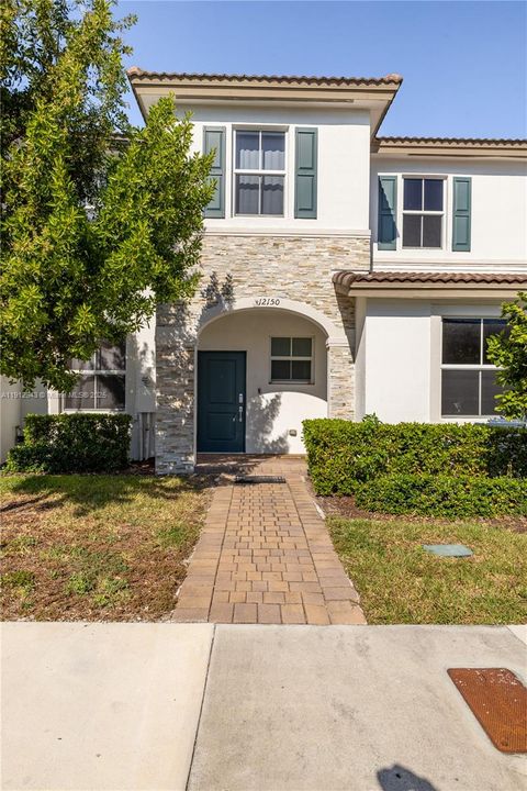 For Rent: $3,250 (3 beds, 2 baths, 1483 Square Feet)