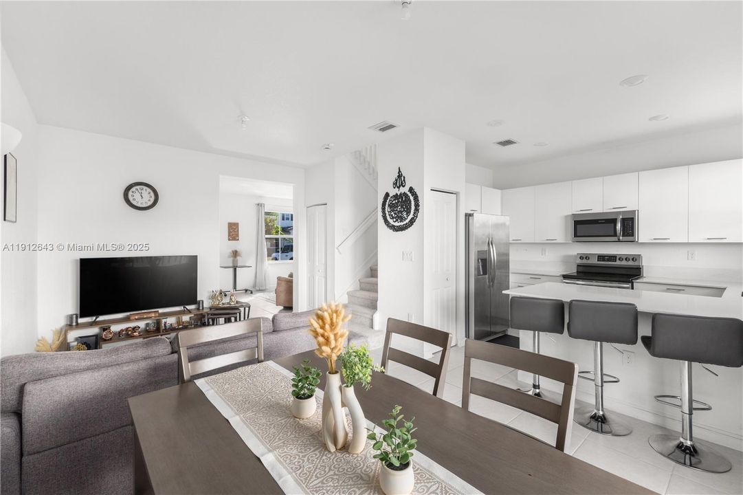 For Rent: $3,250 (3 beds, 2 baths, 1483 Square Feet)