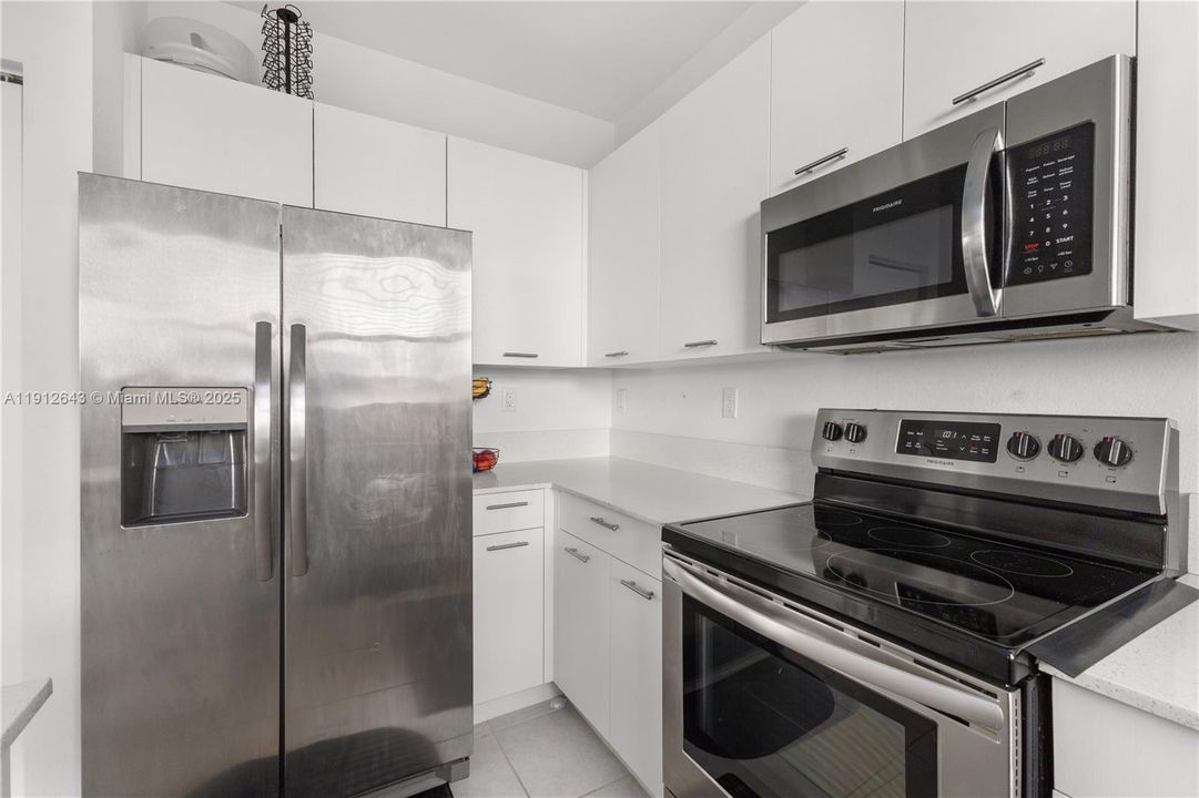 For Rent: $3,250 (3 beds, 2 baths, 1483 Square Feet)