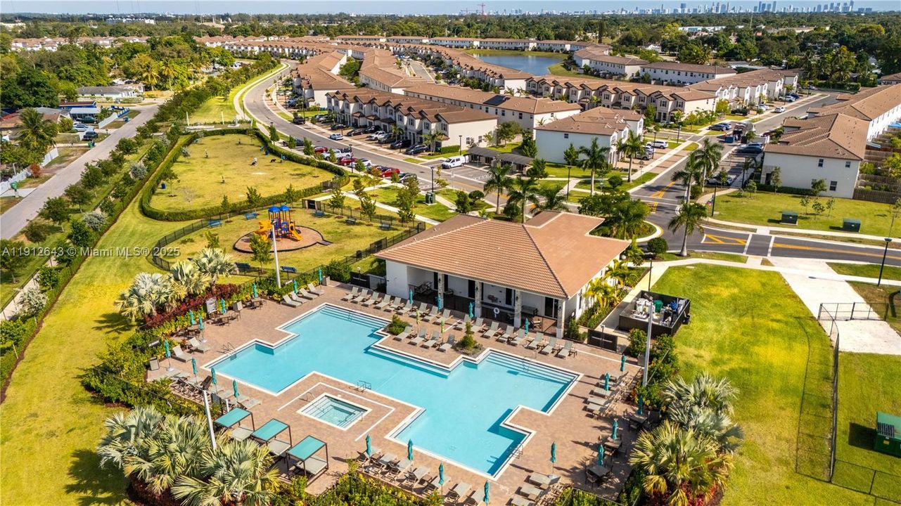 For Rent: $3,250 (3 beds, 2 baths, 1483 Square Feet)