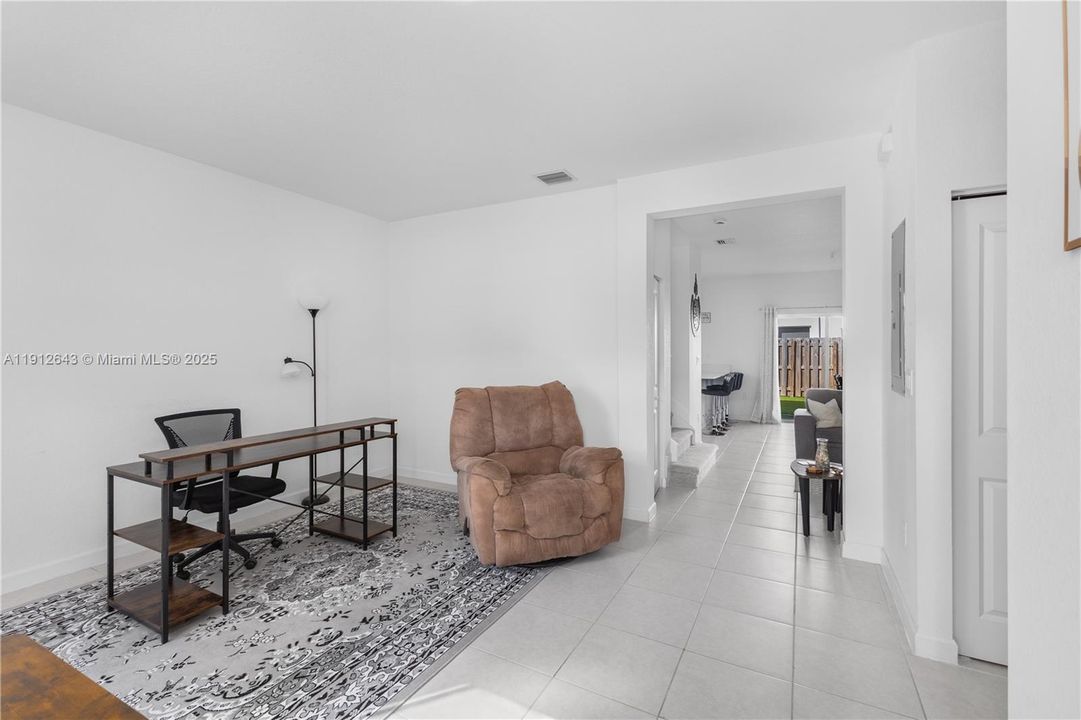 For Rent: $3,250 (3 beds, 2 baths, 1483 Square Feet)