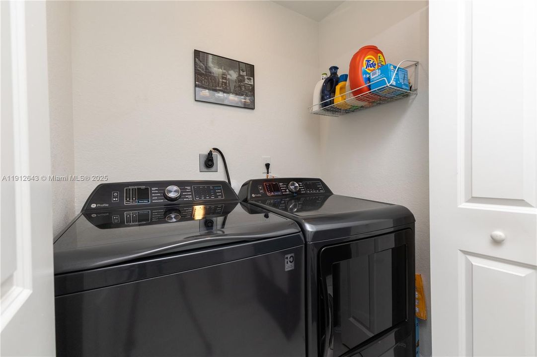 For Rent: $3,250 (3 beds, 2 baths, 1483 Square Feet)