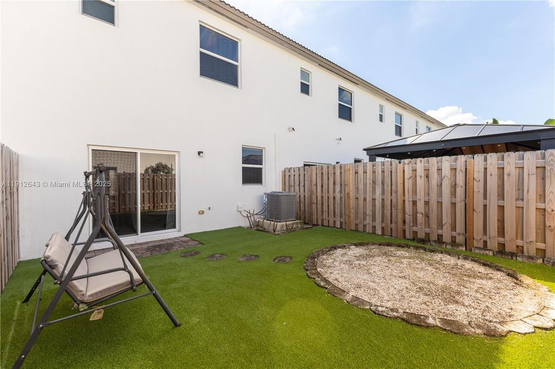 For Rent: $3,250 (3 beds, 2 baths, 1483 Square Feet)