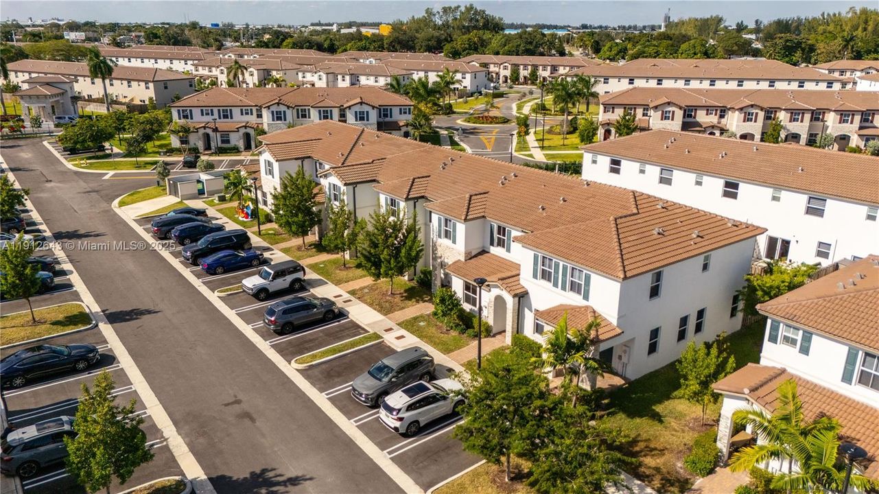 For Rent: $3,250 (3 beds, 2 baths, 1483 Square Feet)