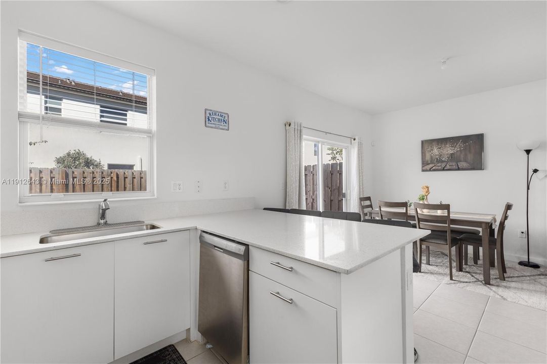 For Rent: $3,250 (3 beds, 2 baths, 1483 Square Feet)