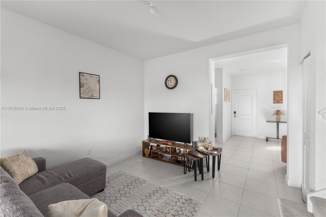 For Rent: $3,250 (3 beds, 2 baths, 1483 Square Feet)