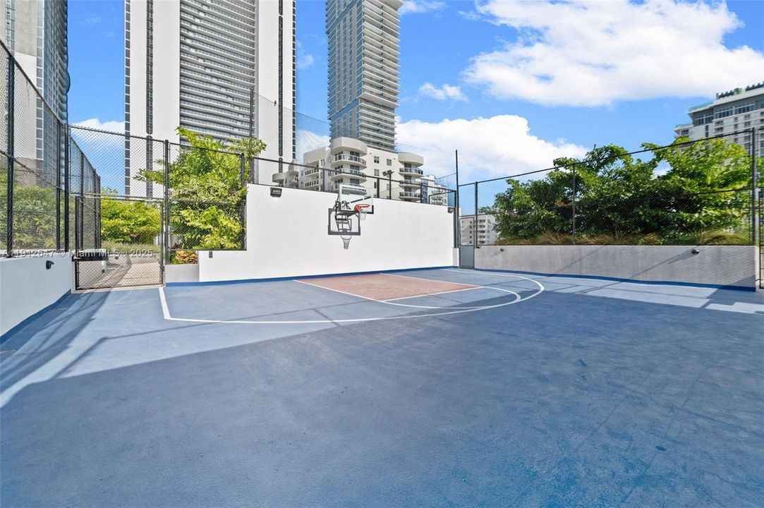 For Rent: $9,500 (2 beds, 2 baths, 0 Square Feet)