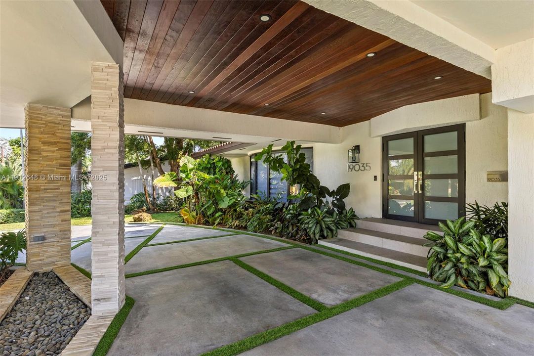 Porte-Cochère Entry