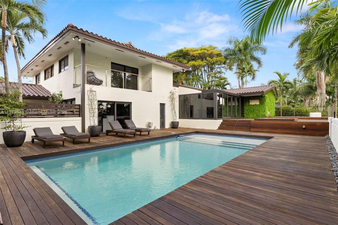 Beautiful view of this unique home.