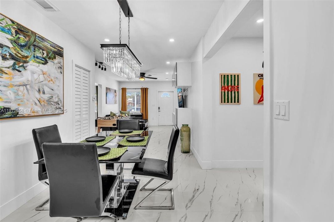 На продажу: $650,000 (4 спален, 2 ванн, 1323 Квадратных фут)