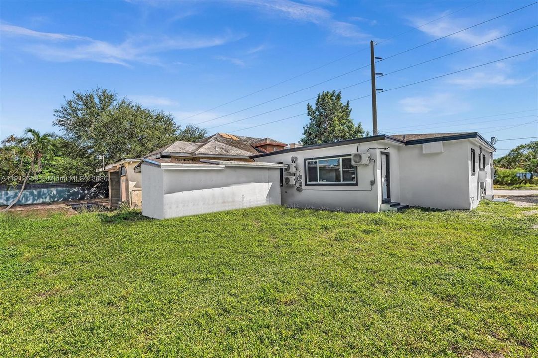 На продажу: $650,000 (4 спален, 2 ванн, 1323 Квадратных фут)