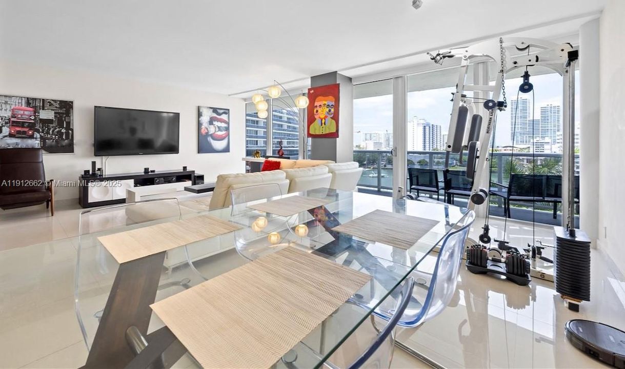 For Sale: $799,000 (2 beds, 2 baths, 1550 Square Feet)