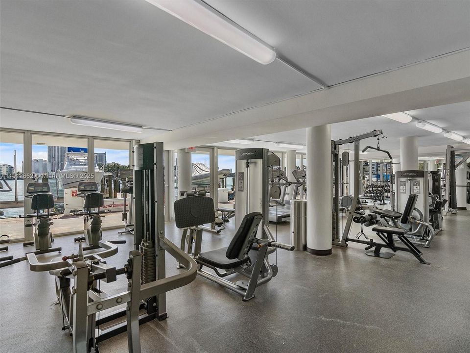 For Sale: $799,000 (2 beds, 2 baths, 1550 Square Feet)