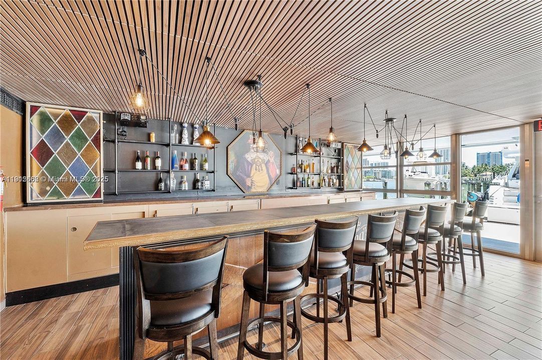 For Sale: $799,000 (2 beds, 2 baths, 1550 Square Feet)