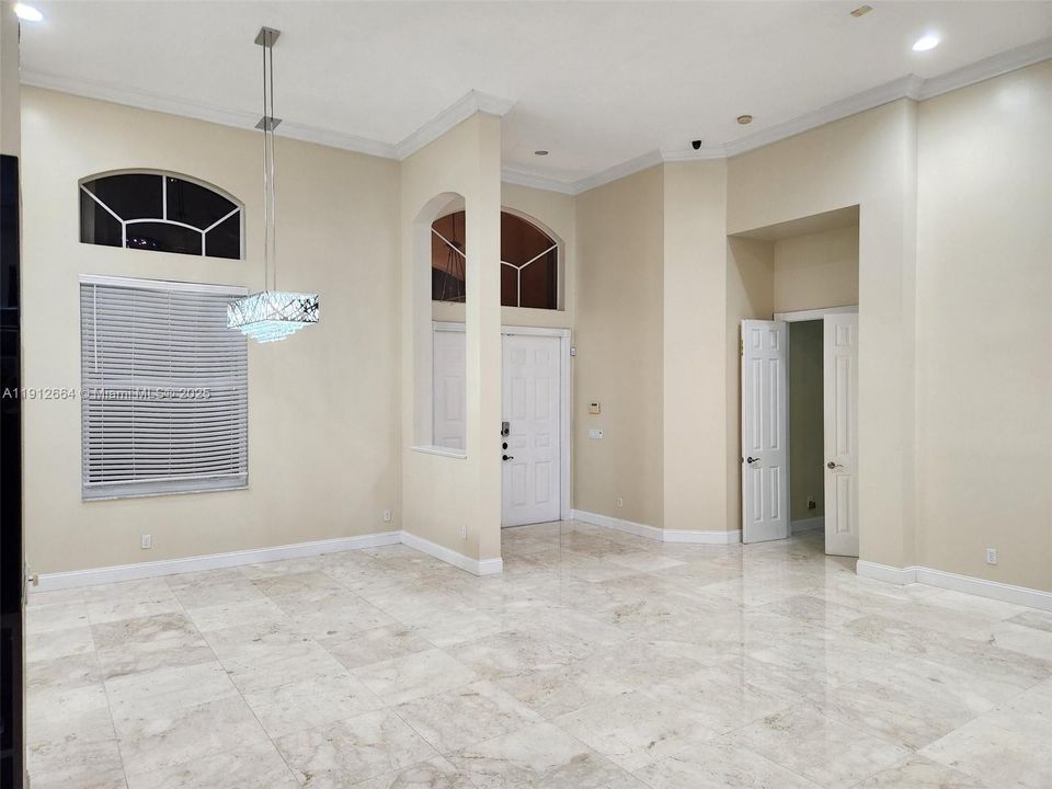 En Venta: $1,890,000 (5 camas, 5 baños, 5002 Pies cuadrados)