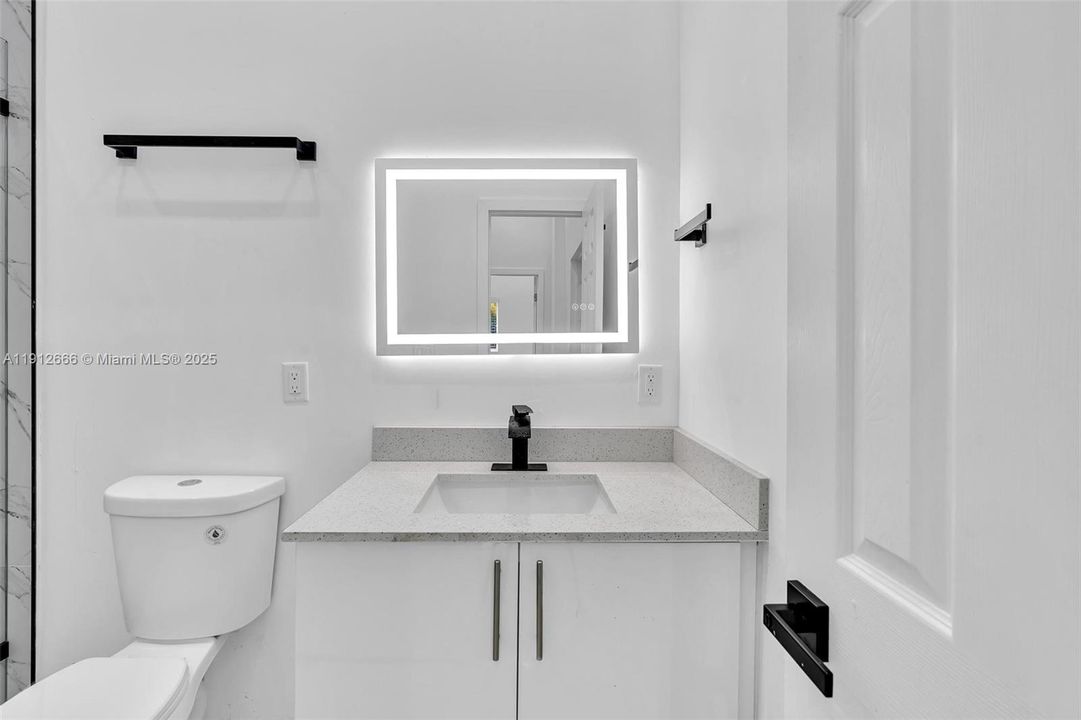 待售: $1,050,000 (4 贝兹, 3 浴室, 1530 平方英尺)