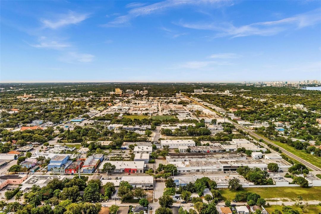 待售: $1,050,000 (4 贝兹, 3 浴室, 1530 平方英尺)