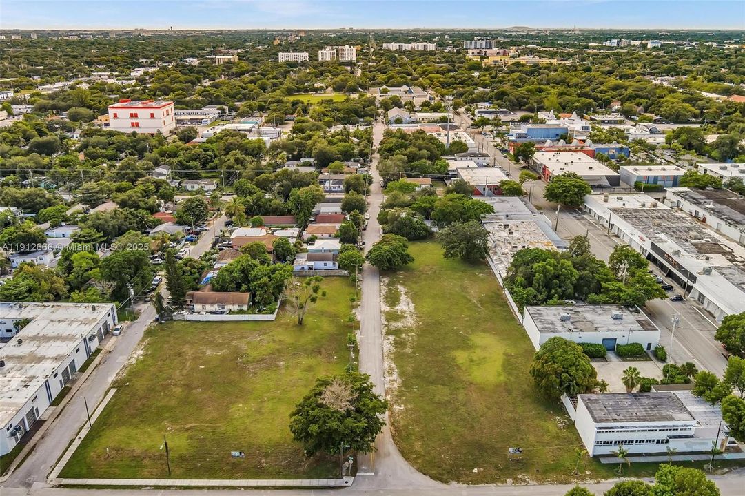 待售: $1,050,000 (4 贝兹, 3 浴室, 1530 平方英尺)