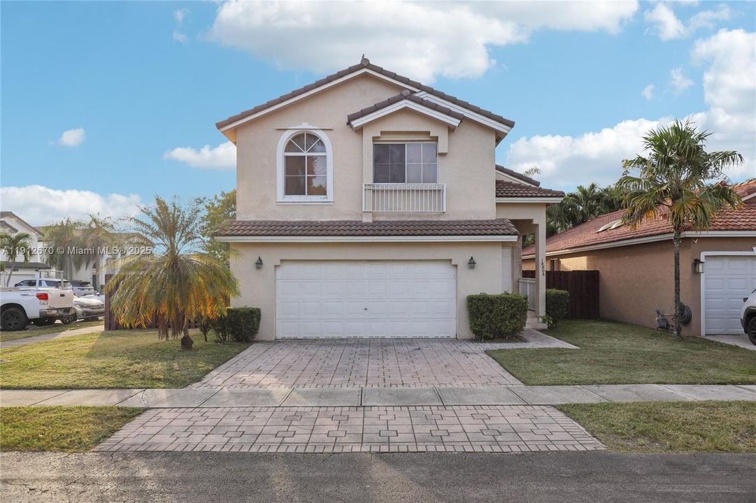 For Sale: $650,000 (5 beds, 2 baths, 2082 Square Feet)