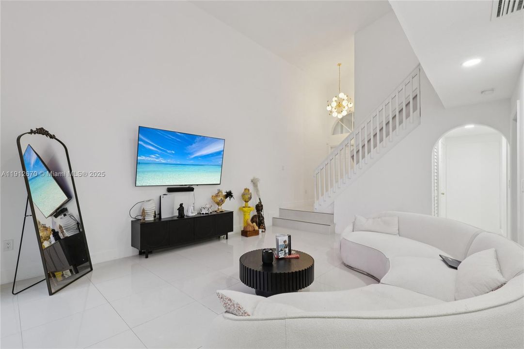 For Sale: $650,000 (5 beds, 2 baths, 2082 Square Feet)